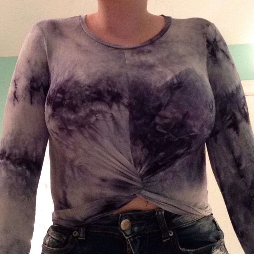 Dark blue washed long sleeve crop top